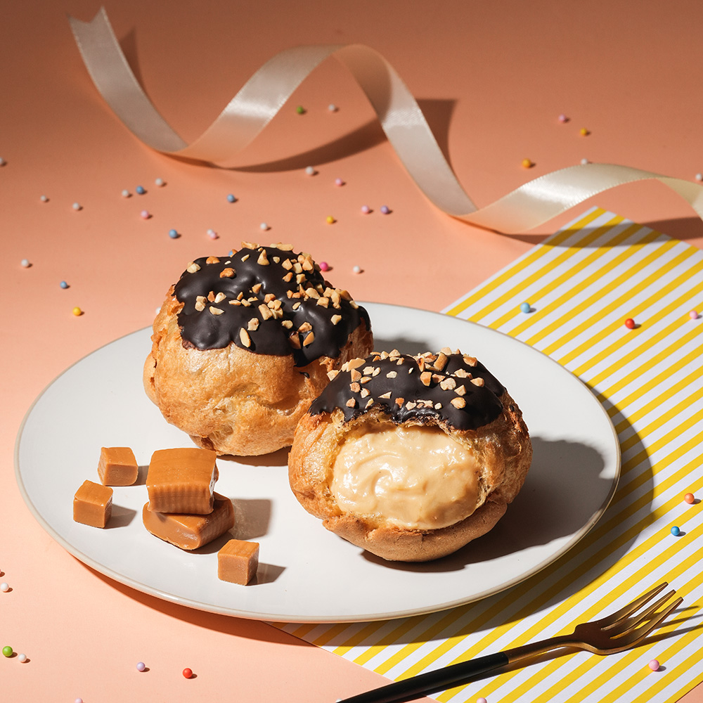 花生脆粒耶克 beard papa's│巧克力耶克灑上花生脆粒，口感再升級！