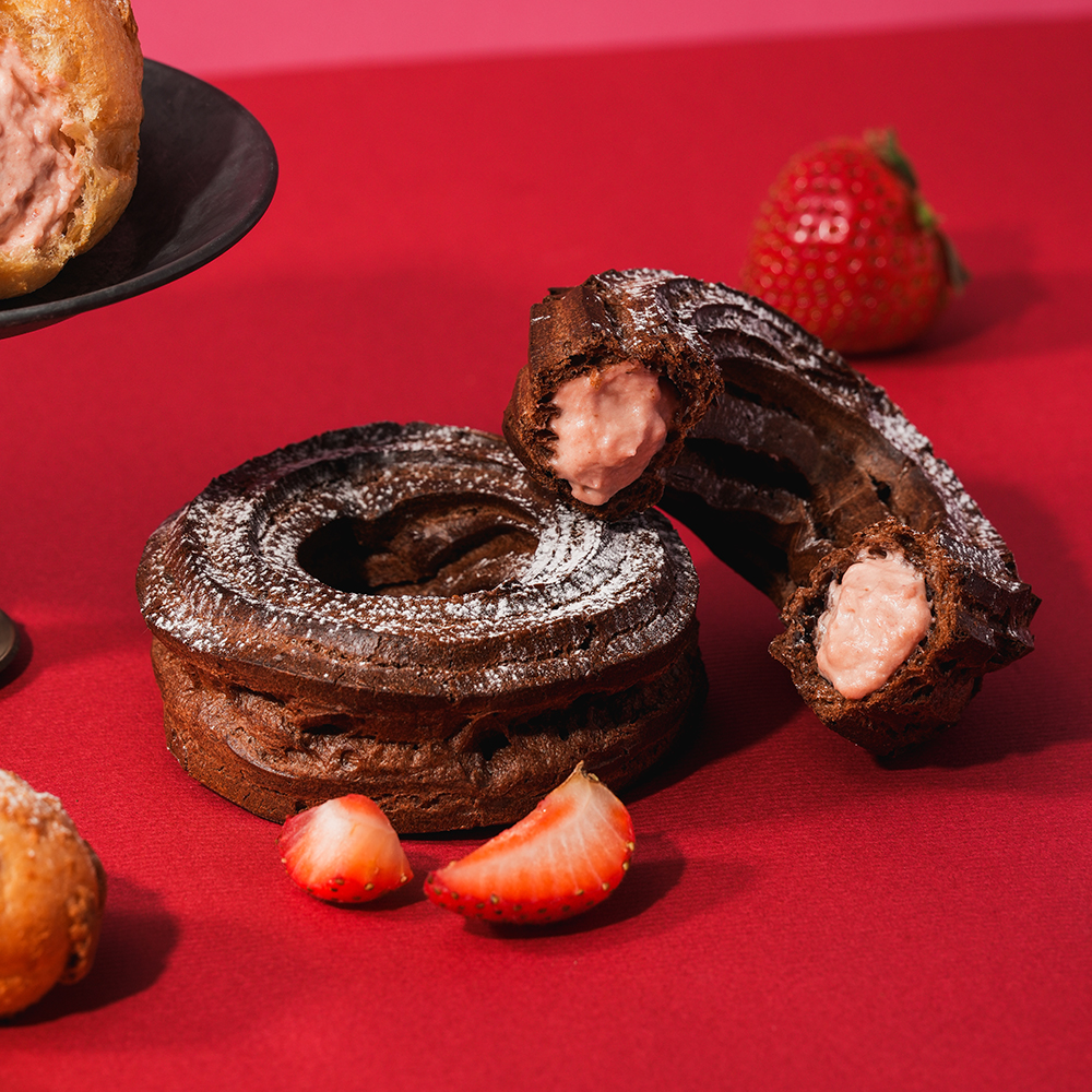 202511月限定口味-黑法式甜圈草莓口味