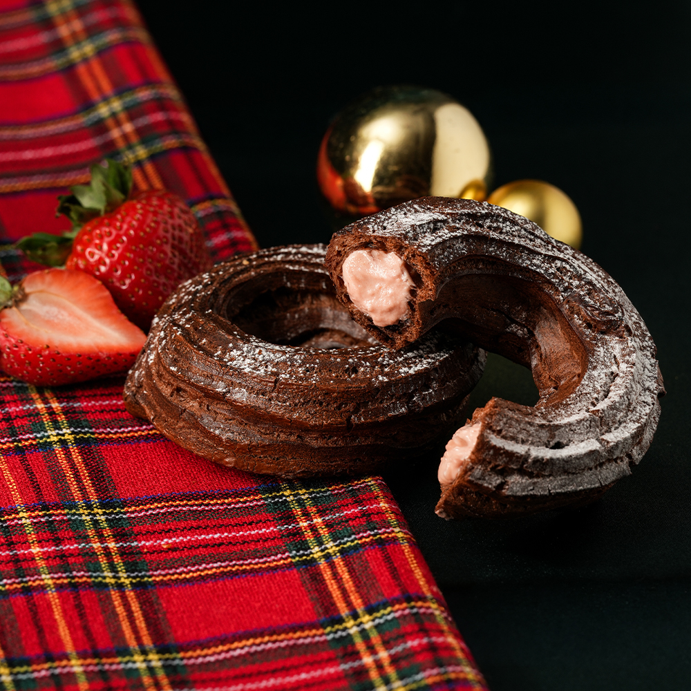 202512月限定口味-黑法式甜圈草莓口味