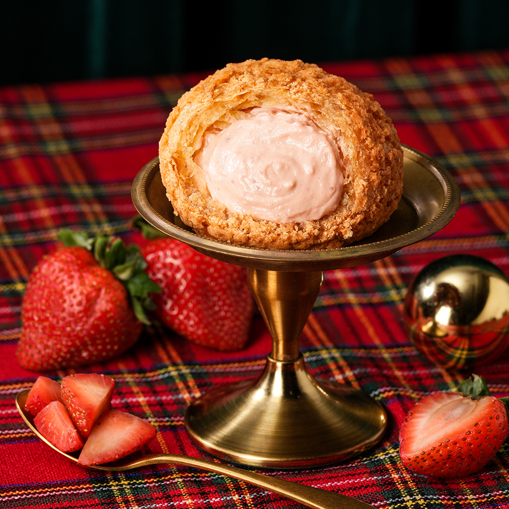 202512月限定口味-菠蘿草莓泡芙